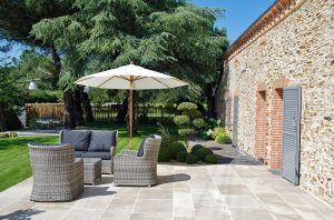 Pose de terrasse en pierre à angers avec Verthème
