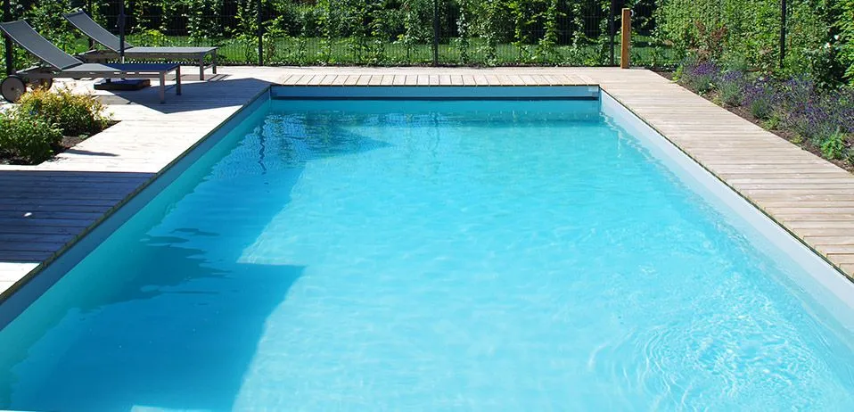 conception et installation de piscine creusée - Paysagiste Angers